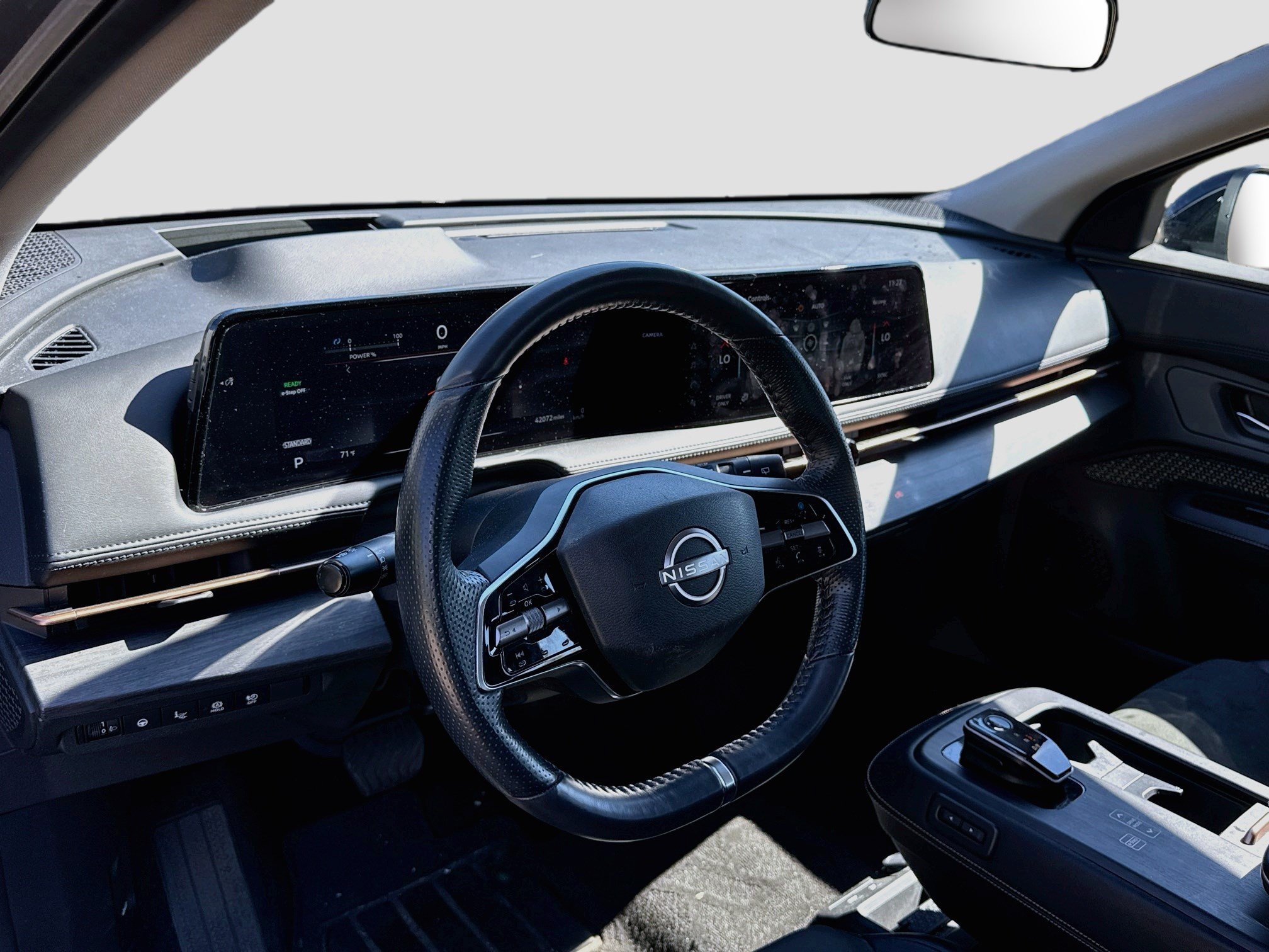Used 2023 Gun Metallic Nissan ENGAGE image 9