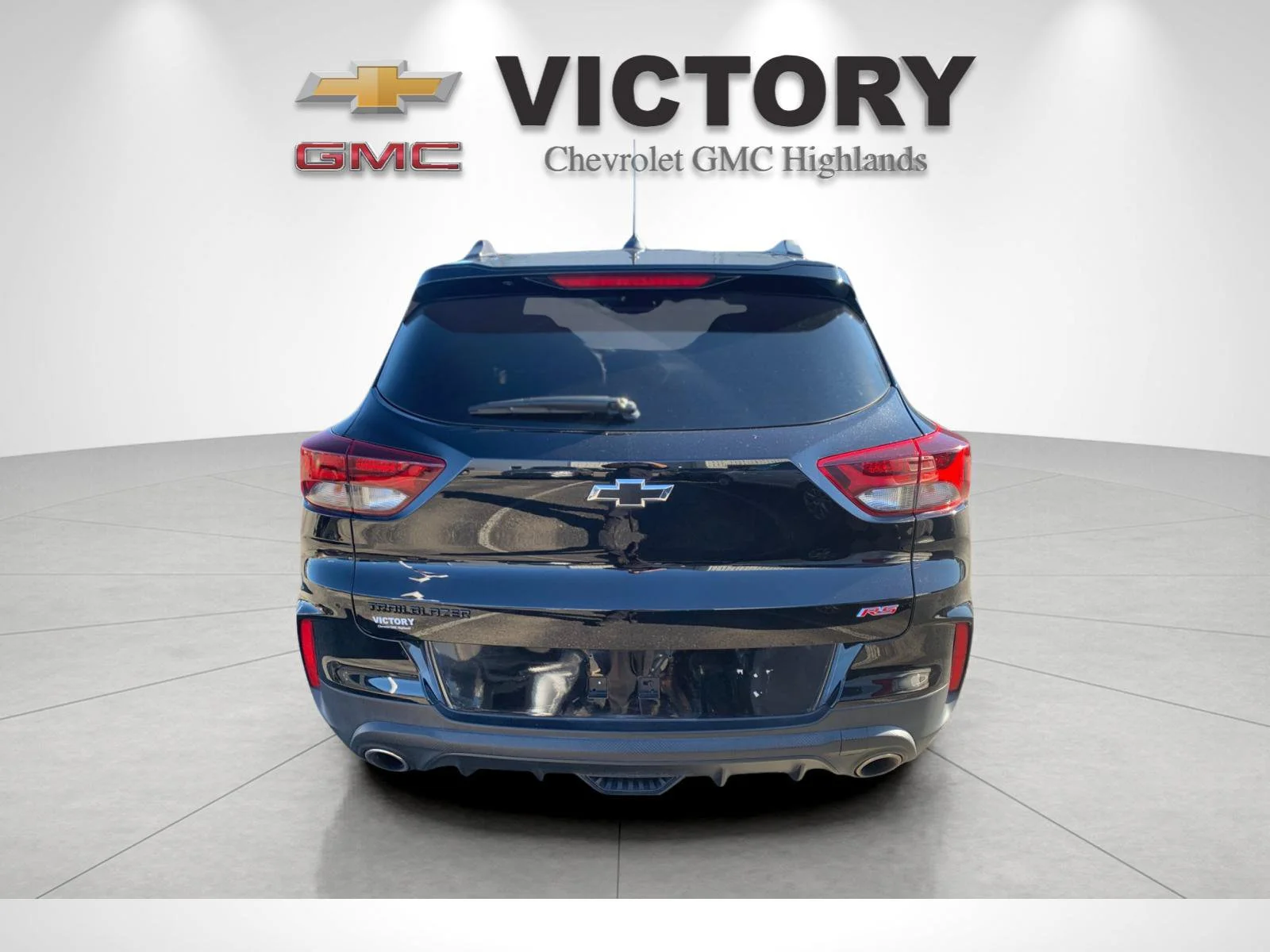 Used 2023 MOSAIC BLACK METALLIC Chevrolet RS image 4