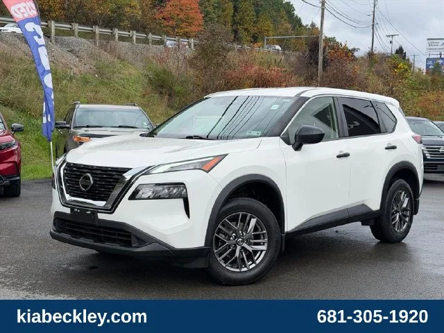 Used 2021 White Nissan S image 2