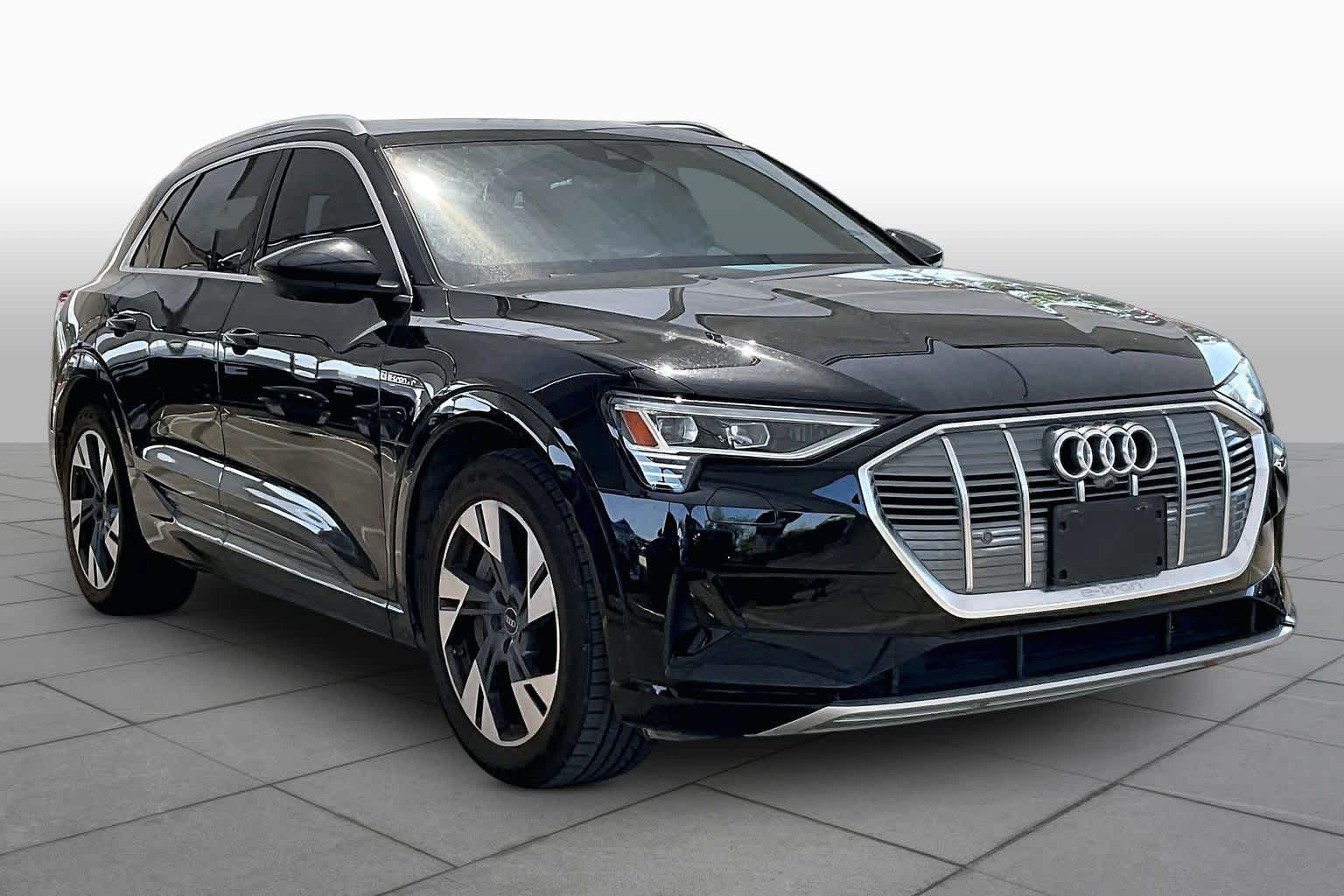 Used 2022 Brilliant Black Audi Premium Plus image 2
