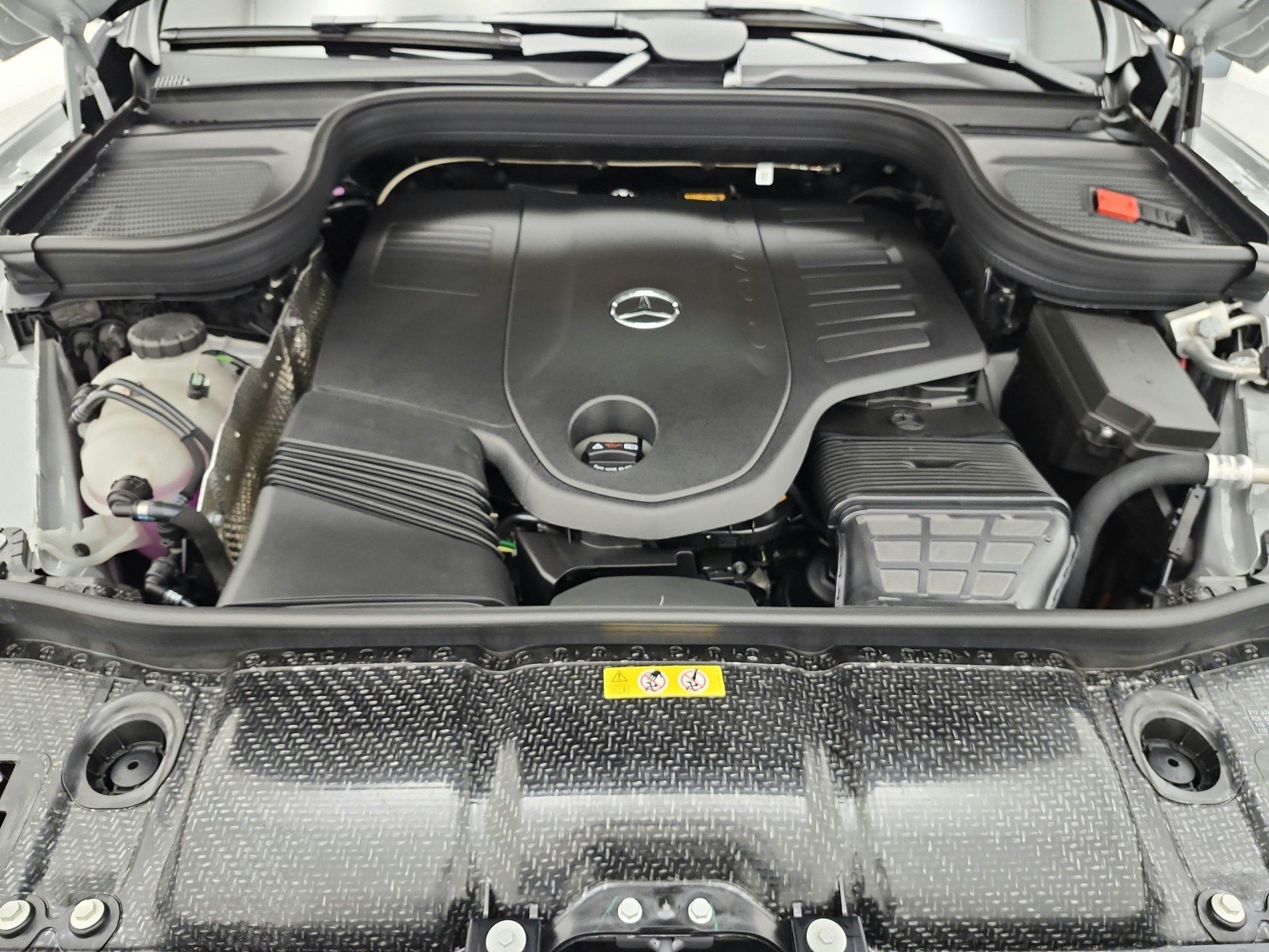 New 2026 MANUFAKTUR Alpine Grey Mercedes-Benz GLE 450 4MATIC® Coupe image 12