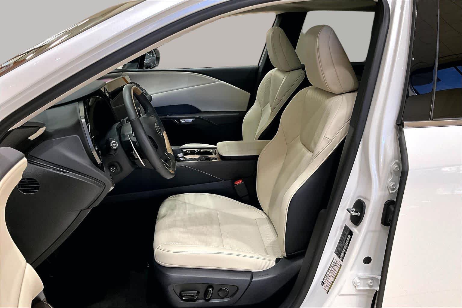 Certified Used 2025 Eminent White Pearl Lexus Premium Plus image 7