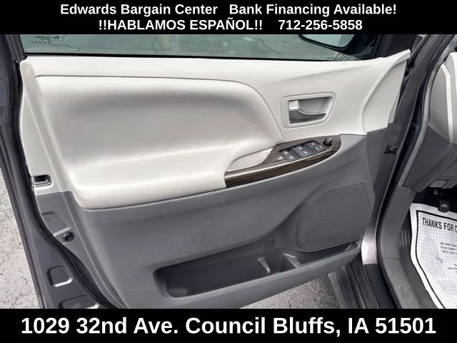 Used 2019 Gray Toyota XLE Premium image 20