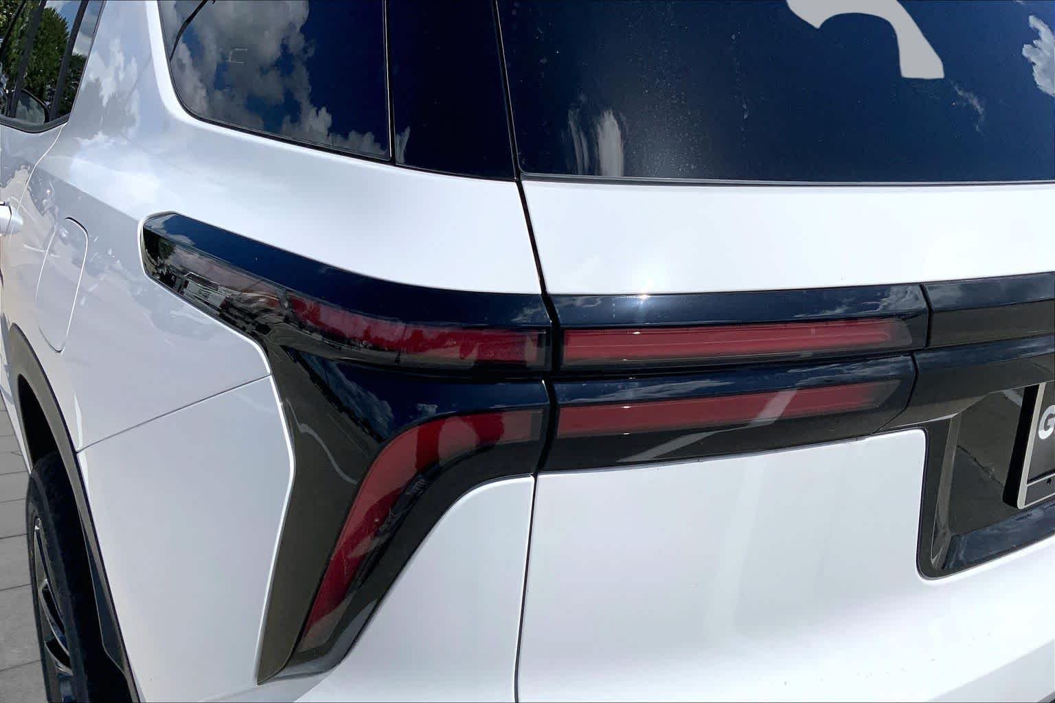 2026 Chevrolet Traverse LT - Photo 14