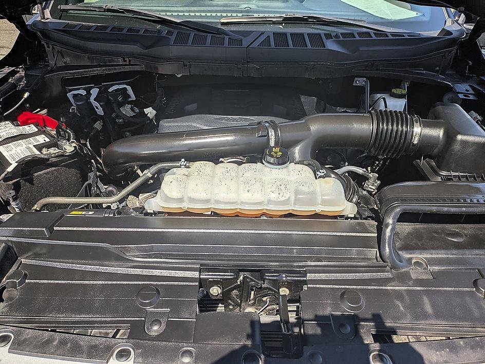 Used 2023 Antimatter Blue Metallic Ford LARIAT image 33