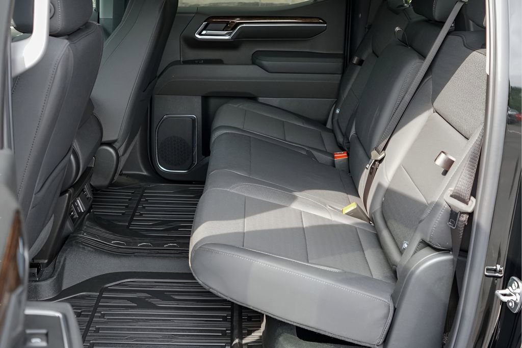 New 2026 Onyx Black GMC Elevation image 19
