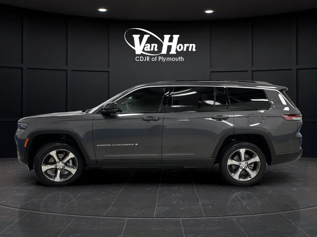 New 2026 Baltic Gray Metallic Clear-Coat Exterior Paint Jeep Limited image 13