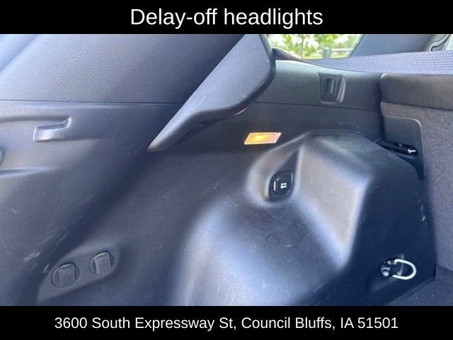 Used 2022 White Jeep Latitude Lux image 37