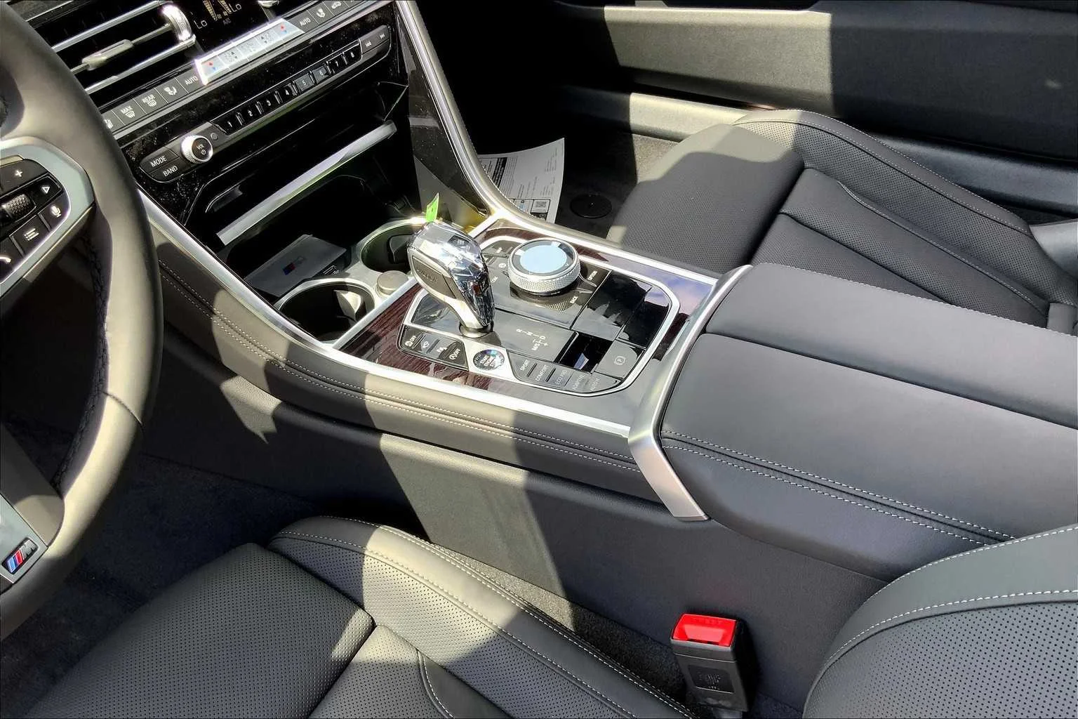 2026 BMW 8 Series 840i - Photo 7