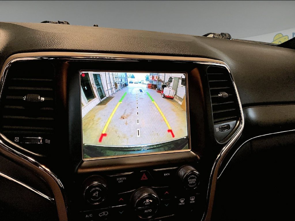 Used 2015 Granite Crystal Metallic Clearcoat Jeep Limited image 19