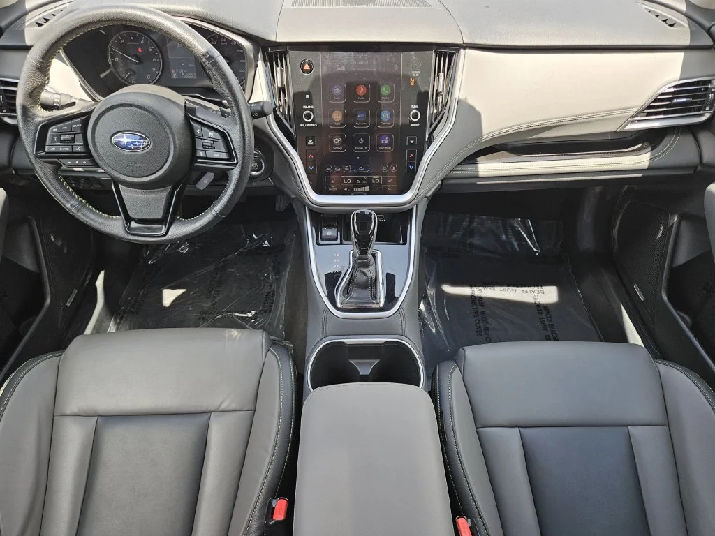 Used 2025 White Subaru Onyx Edition image 27