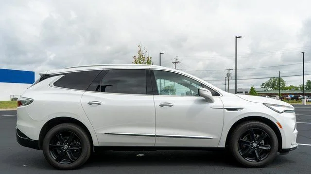 Used 2024 White Buick Essence image 5