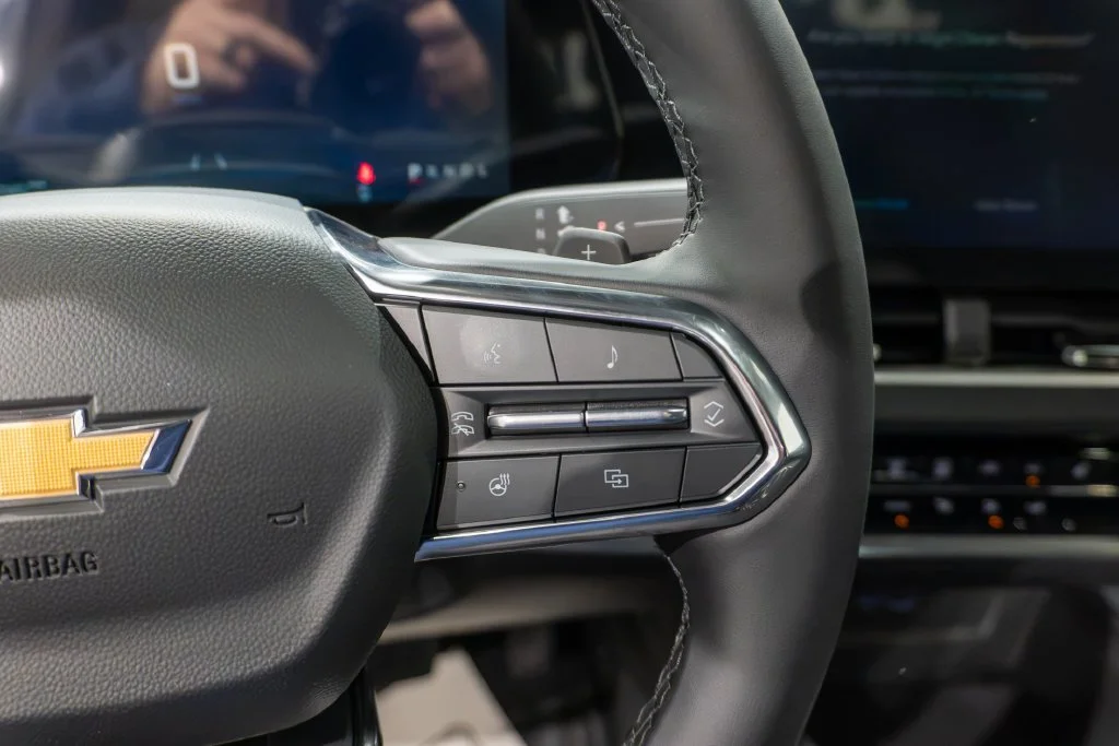 New 2027 Lakeshore Blue Metallic Chevrolet LT image 17