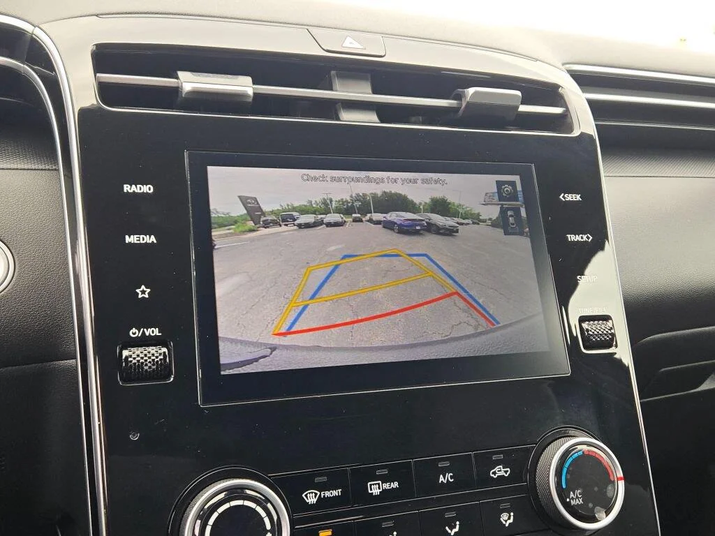 Used 2022 Hampton Gray Hyundai SEL image 27