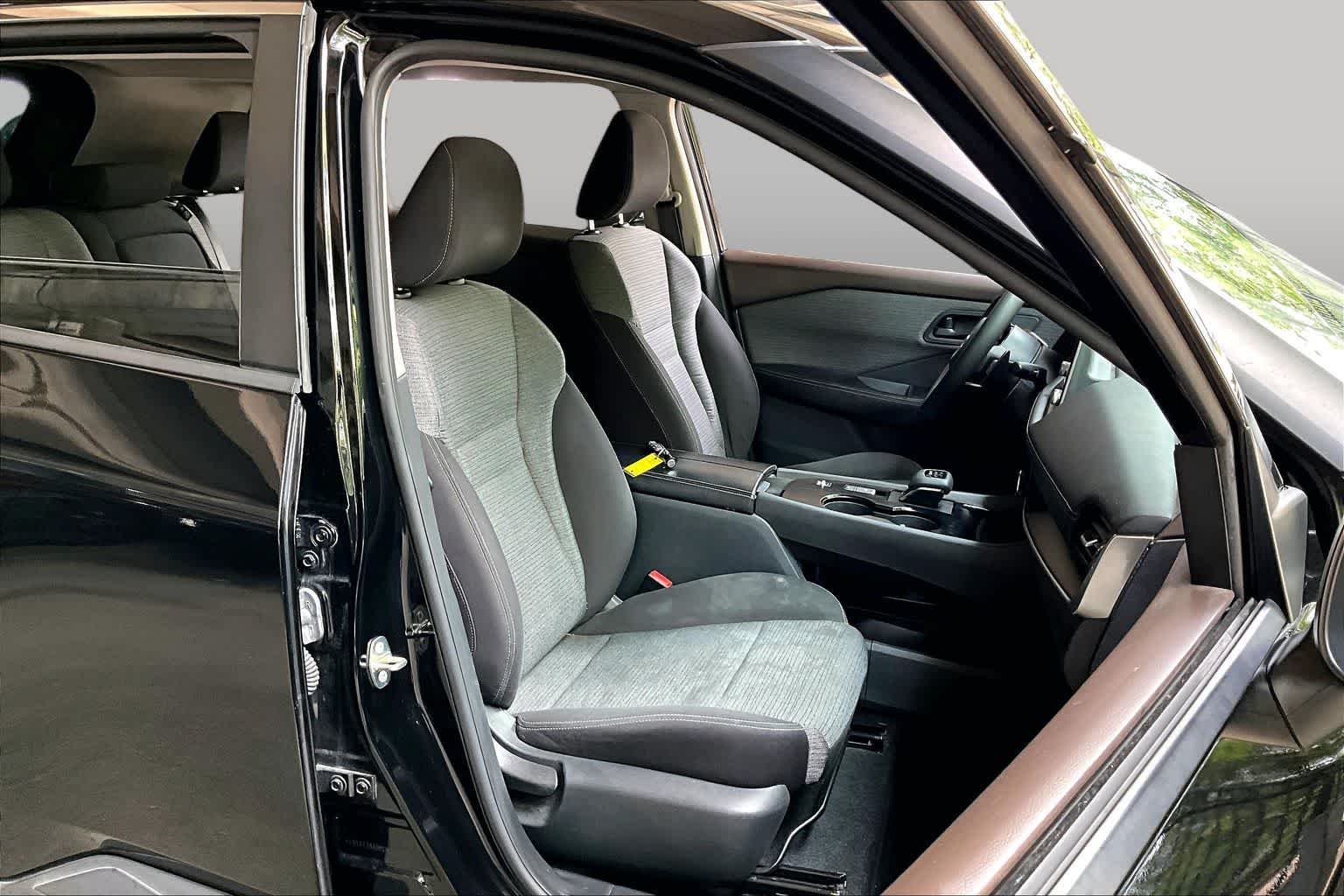 Used 2021 Super Black Nissan S image 8
