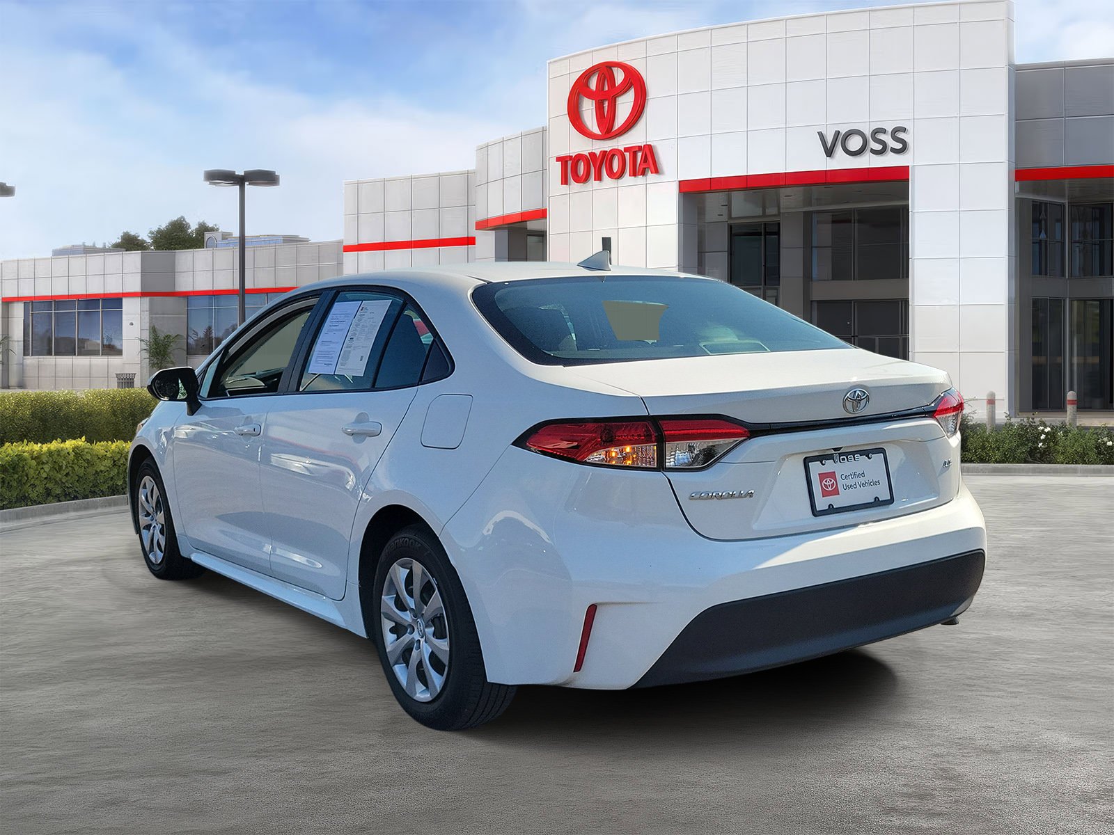 2026 Toyota Corolla LE, photo 2 of 12