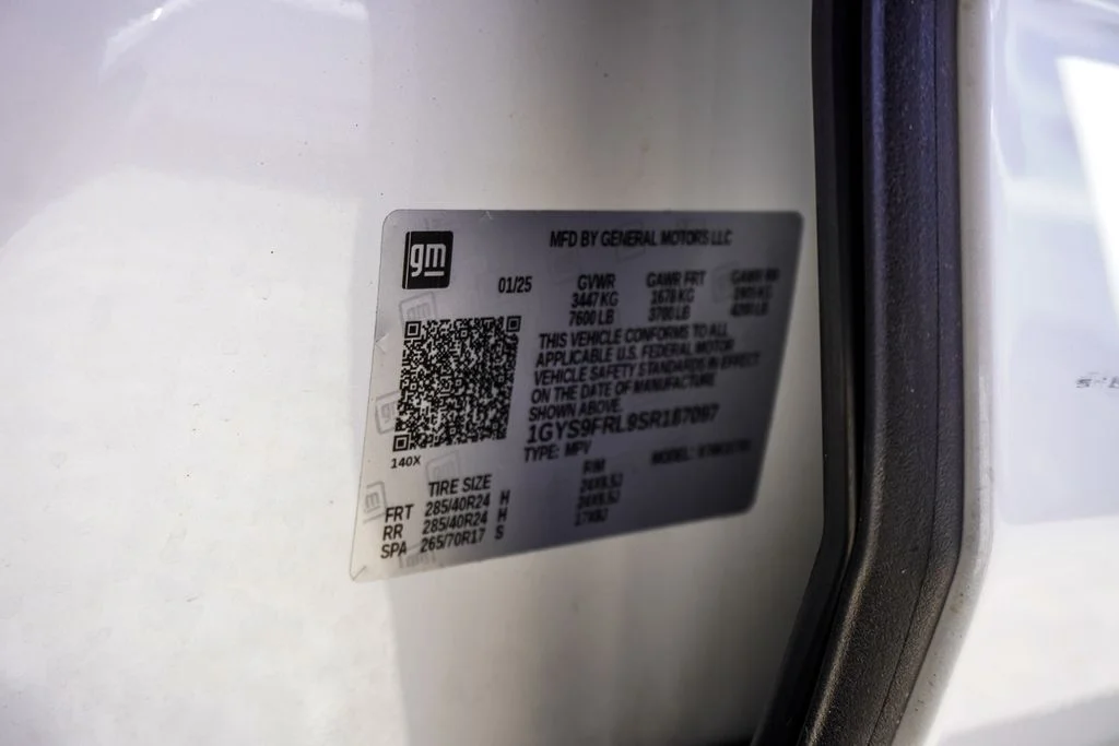 Used 2025 White Cadillac Sport image 44