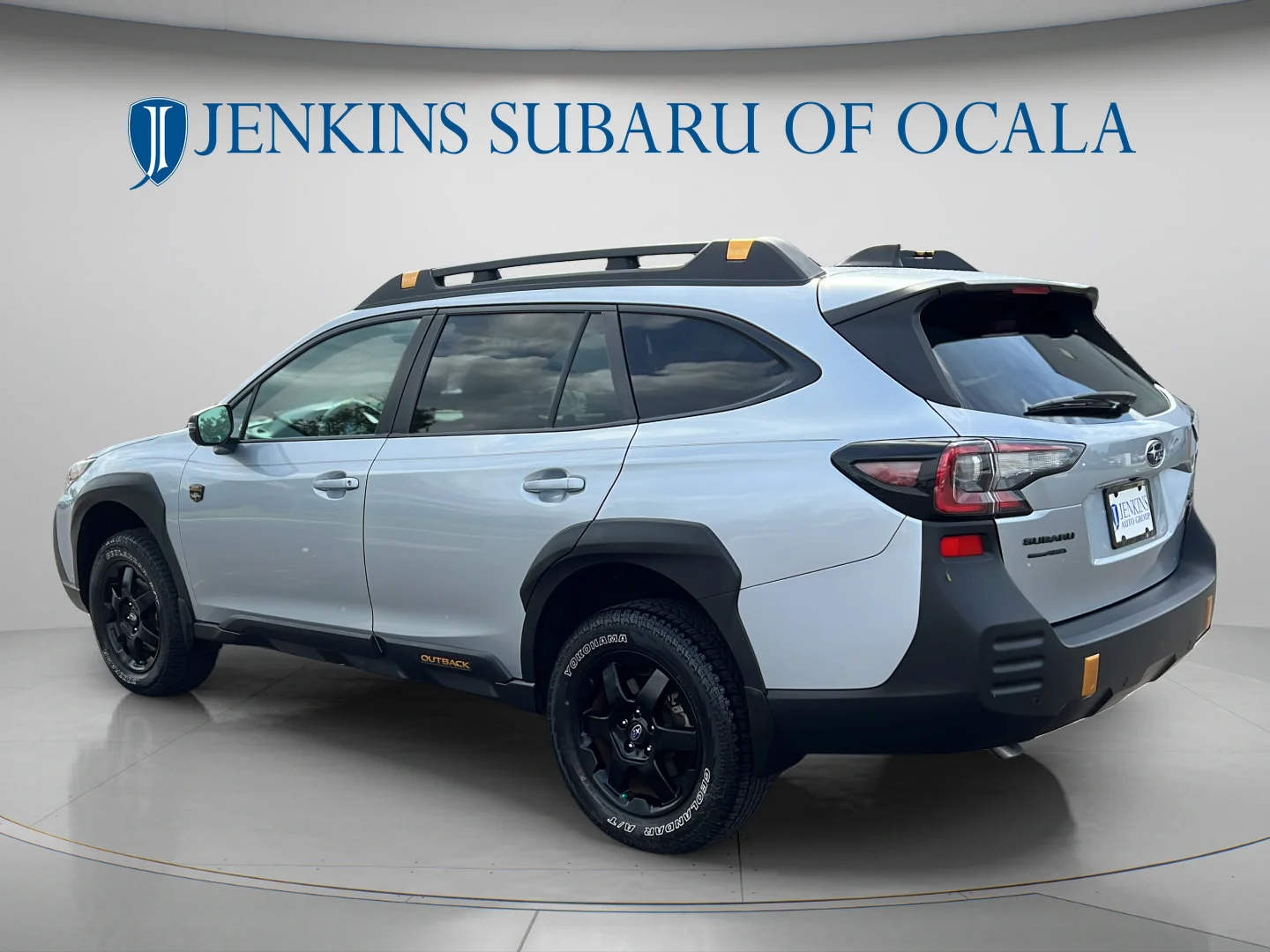 Used 2022 Ice Silver Metallic Subaru Wilderness image 5
