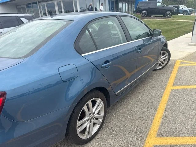 Used 2017 Blue Volkswagen 1.8T SEL image 4
