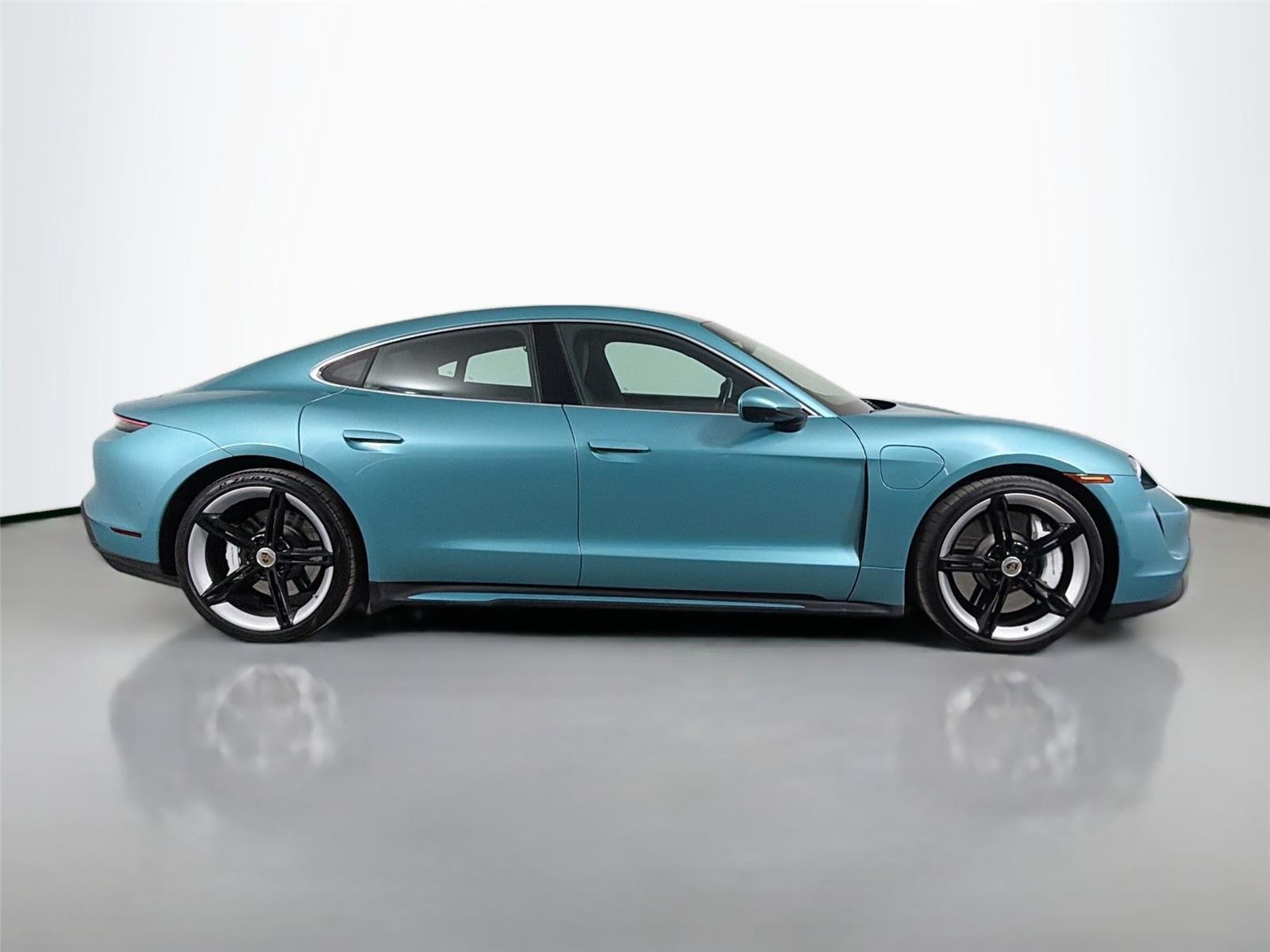 Certified Used 2024 Paint to Sample Porsche 4S image 8