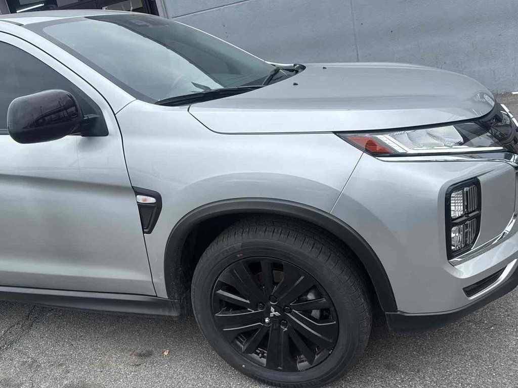 Used 2024 Gray Mitsubishi 2.0 LE image 9
