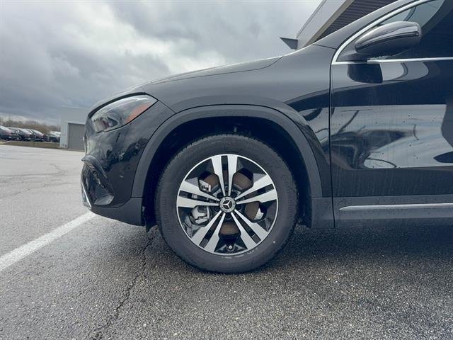 New 2026 Night Black Mercedes-Benz GLA 250 4MATIC® image 7