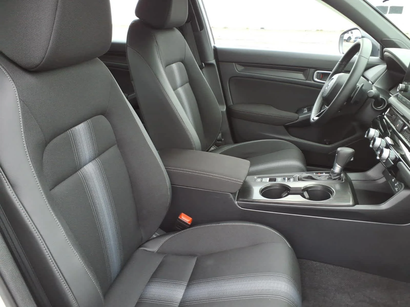 2026 Honda Civic Hatchback Sport - Photo 24