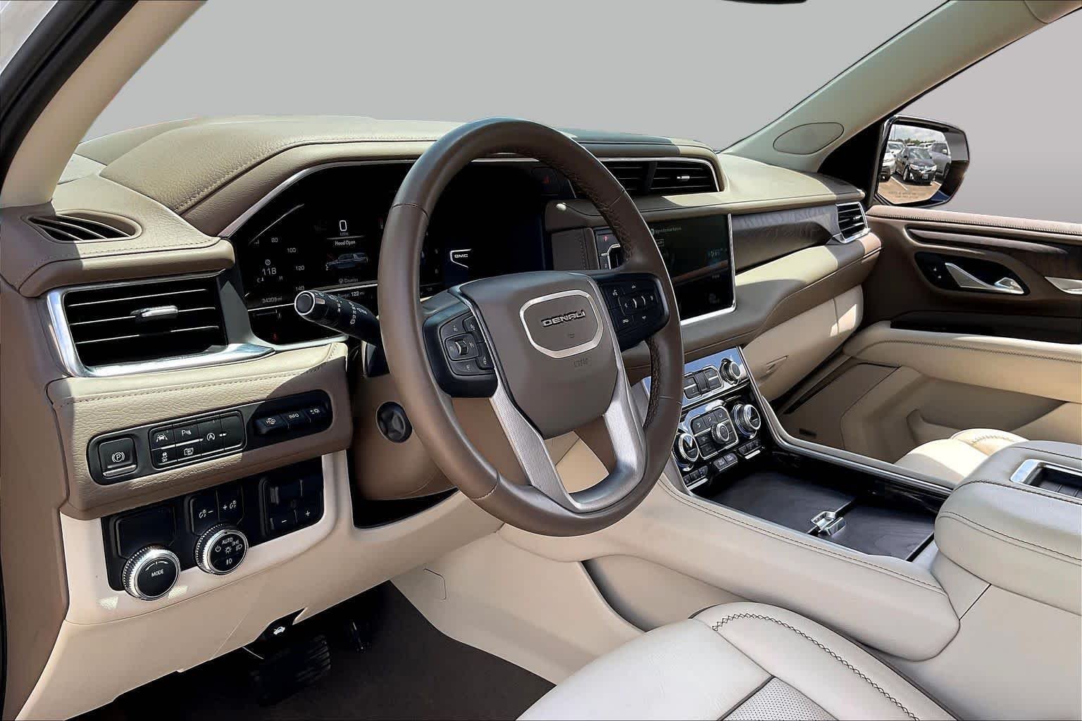 Used 2024 White Frost Tricoat GMC Denali image 16