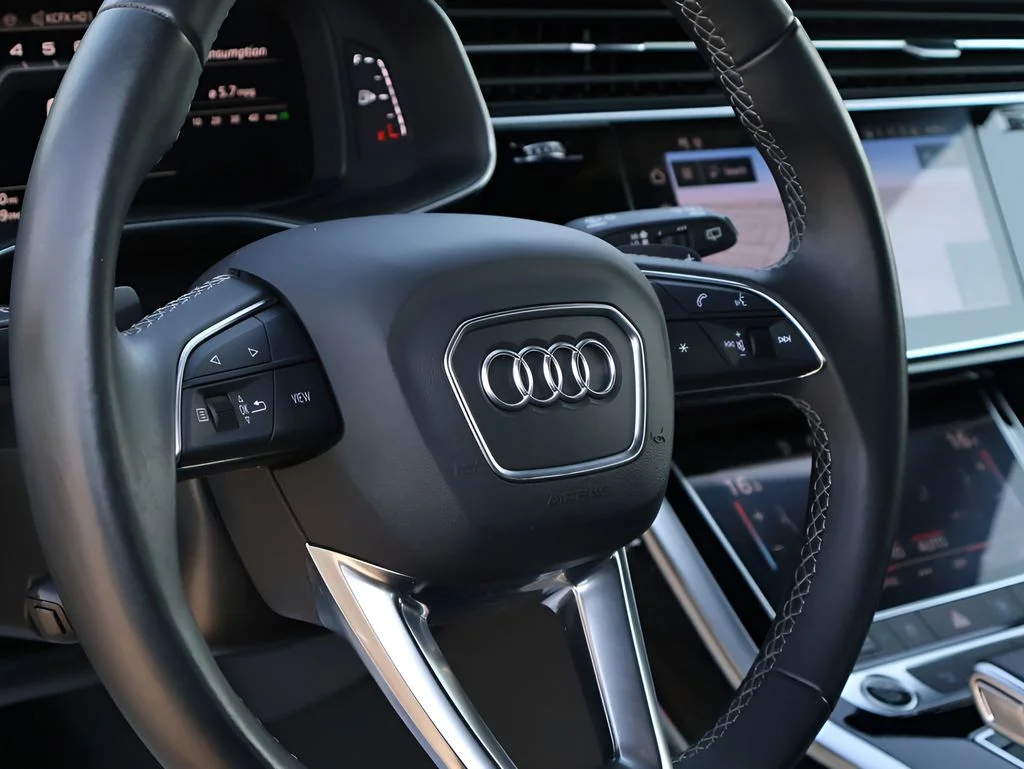 Used 2025  Audi 55 Premium Plus image 19