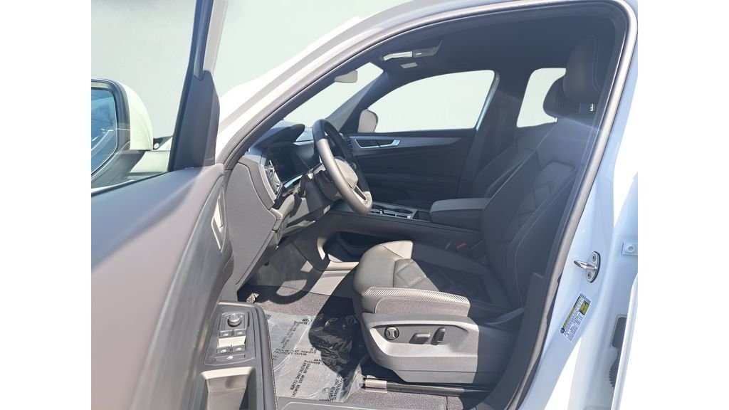 New 2026 White/off-white Volkswagen 2.0T SE image 11