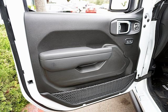 New 2025 Bright White Clear-Coat Exterior Paint Jeep Willys image 30