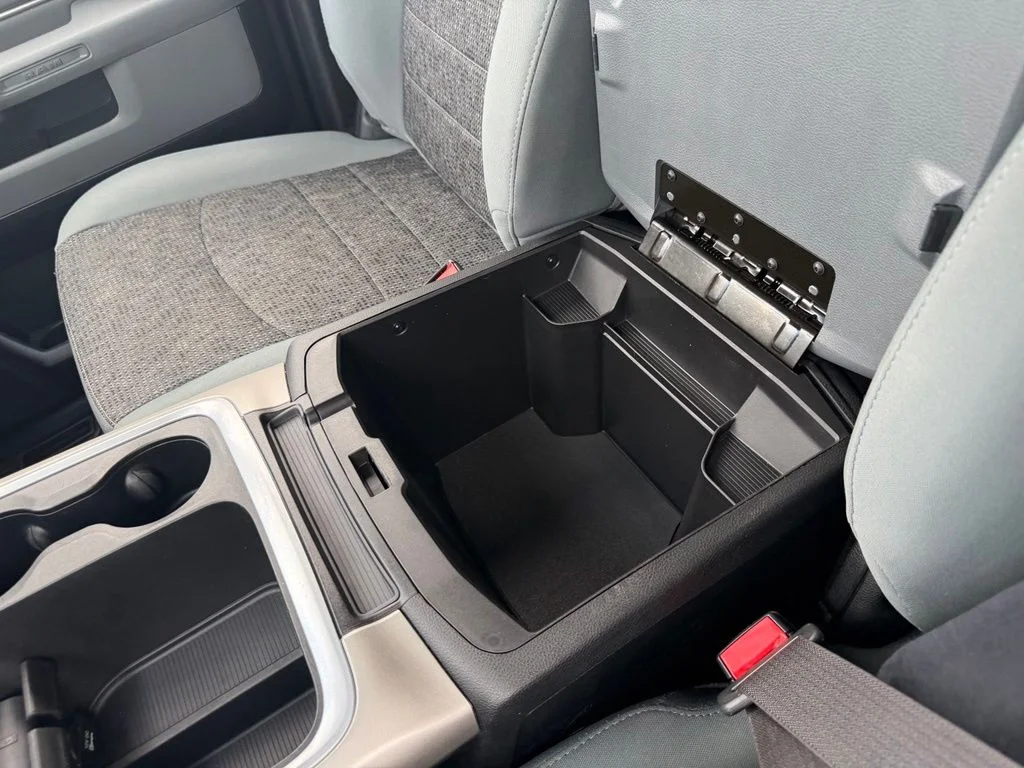 Used 2018 Silver Ram Big Horn image 45