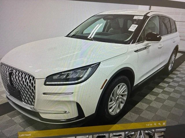 Used 2024 White Metallic Lincoln Premiere image 2