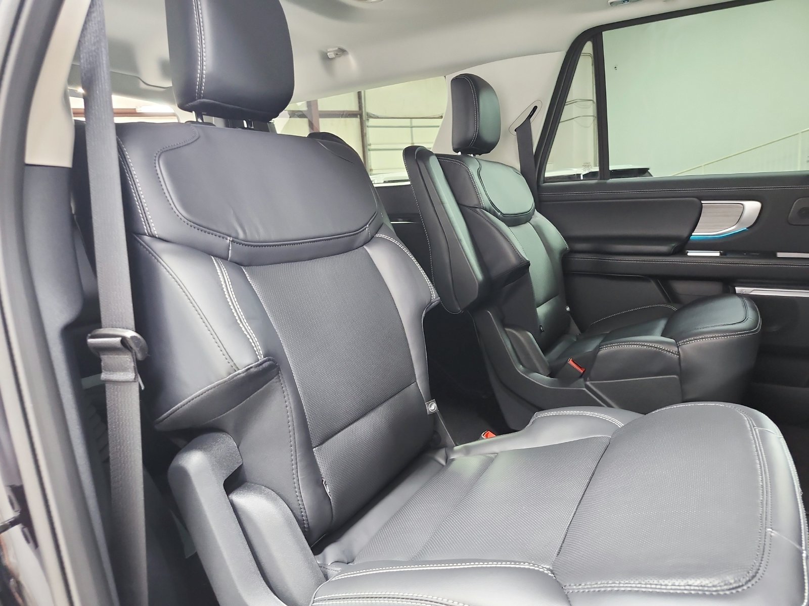 New 2027 Agate Black Metallic Ford MAX Platinum image 50