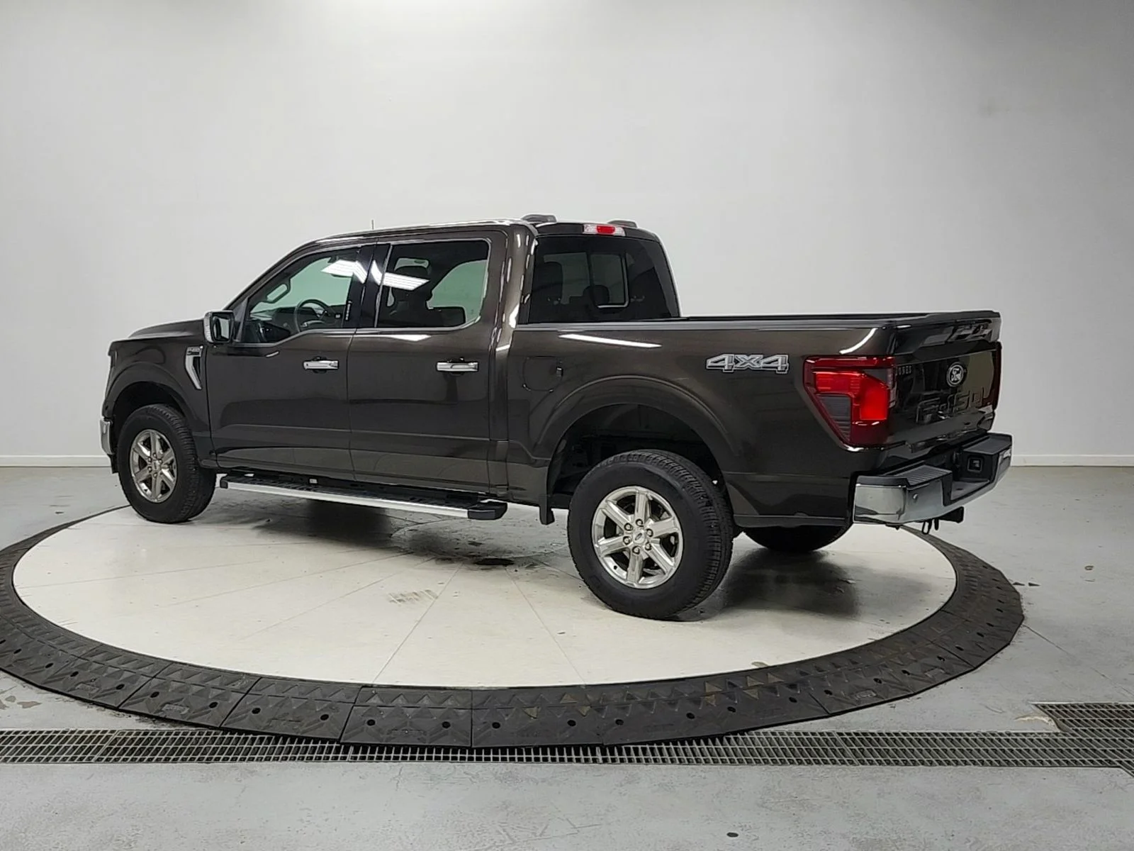 Used 2024 Brown Ford XLT image 6