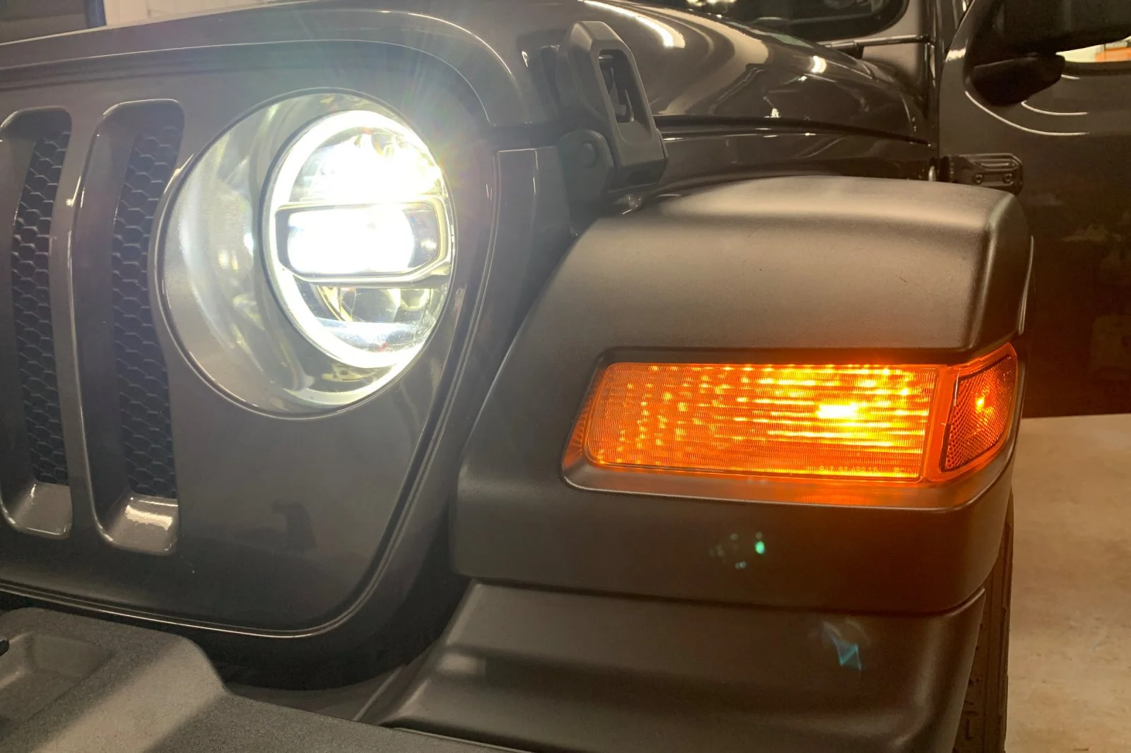 Used 2021 Crystal Metallic Jeep Unlimited Sport S image 33