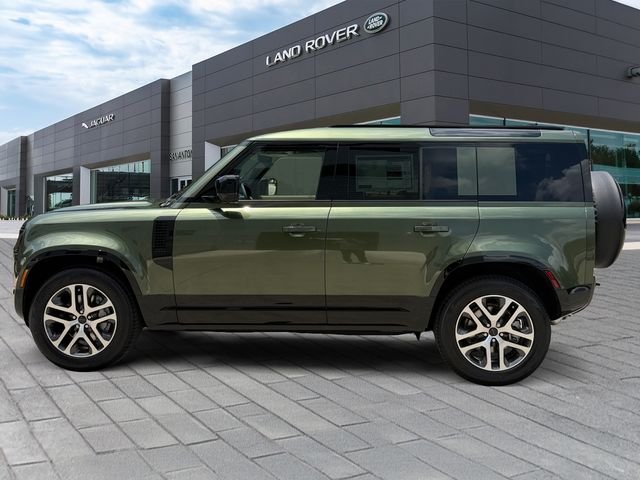New 2026 Woolstone Green Land Rover X-Dynamic SE image 2