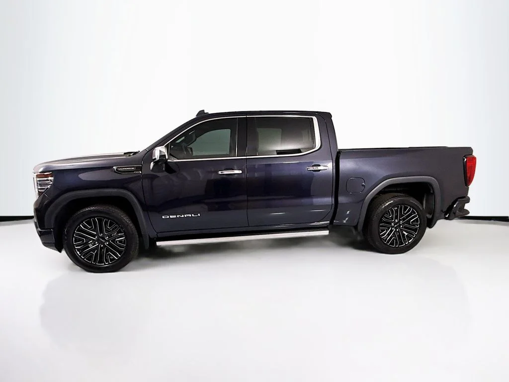 Used 2022 Silver GMC Denali Ultimate image 8