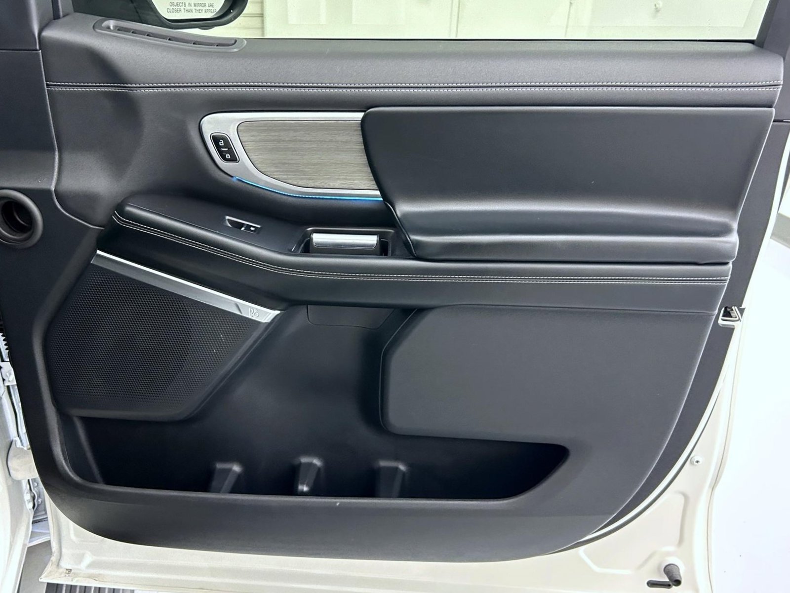 Used 2025 White Ford Platinum image 18