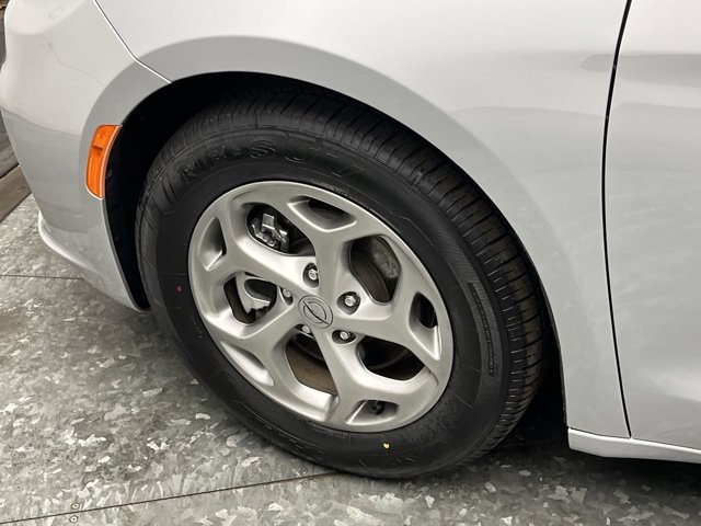 2024 Chrysler Pacifica Limited - Photo 37
