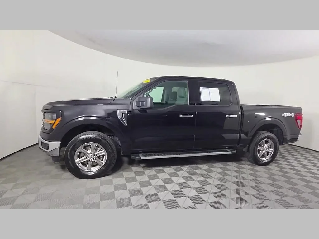 Used 2025 Black Metallic Ford XLT image 48