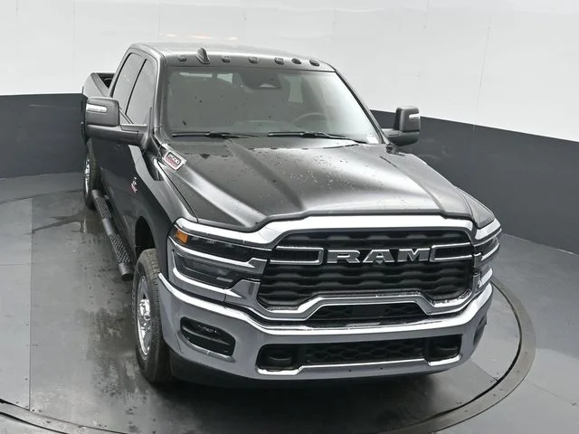 New 2026 Diamond Black Crystal Pearl-Coat Exterior Paint RAM Tradesman image 36