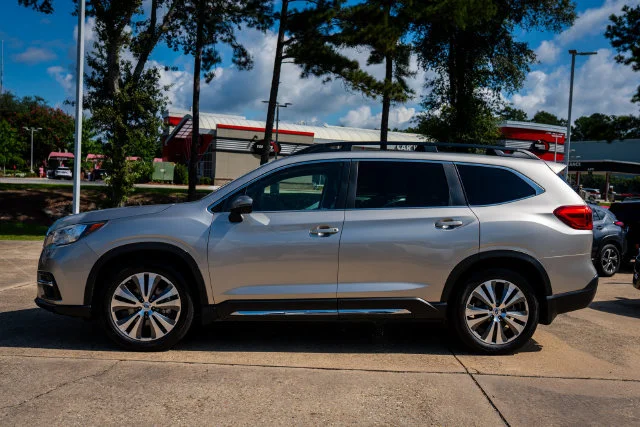 Used 2020 Tungsten Metallic Subaru Limited image 2