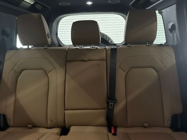 New 2026 Santorini Black Land Rover X-Dynamic SE image 13
