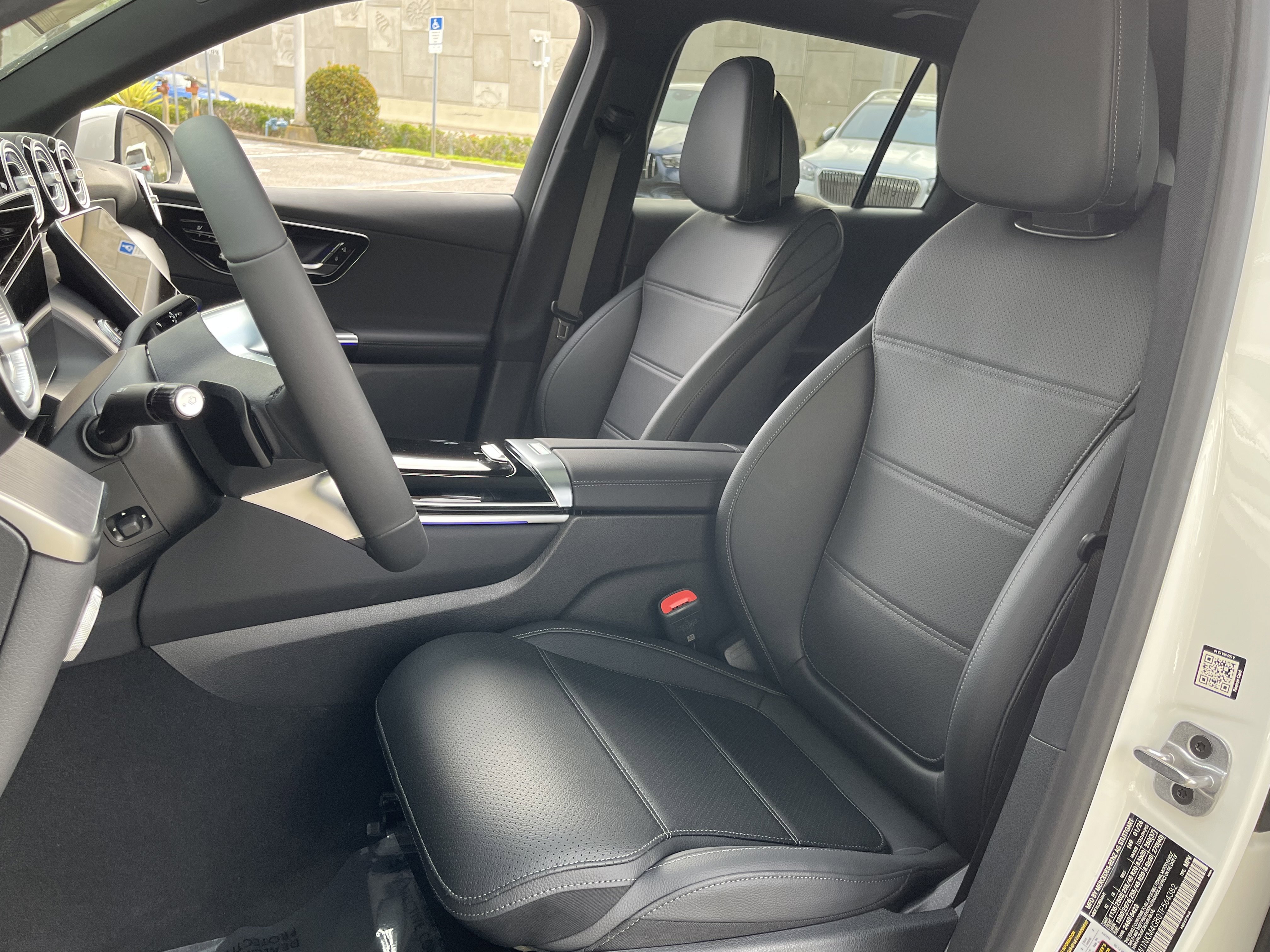 New 2026 Polar White Mercedes-Benz GLC 300 image 16