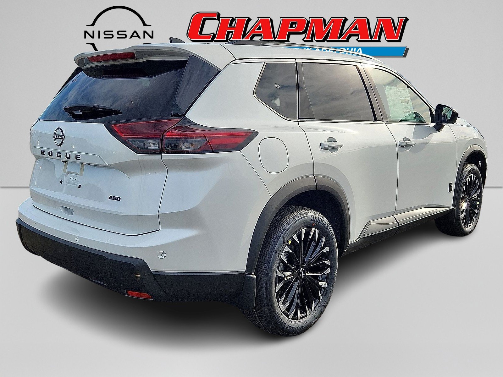 New 2026 Everest White Pearl TriCoat Nissan Dark Armor™ image 4