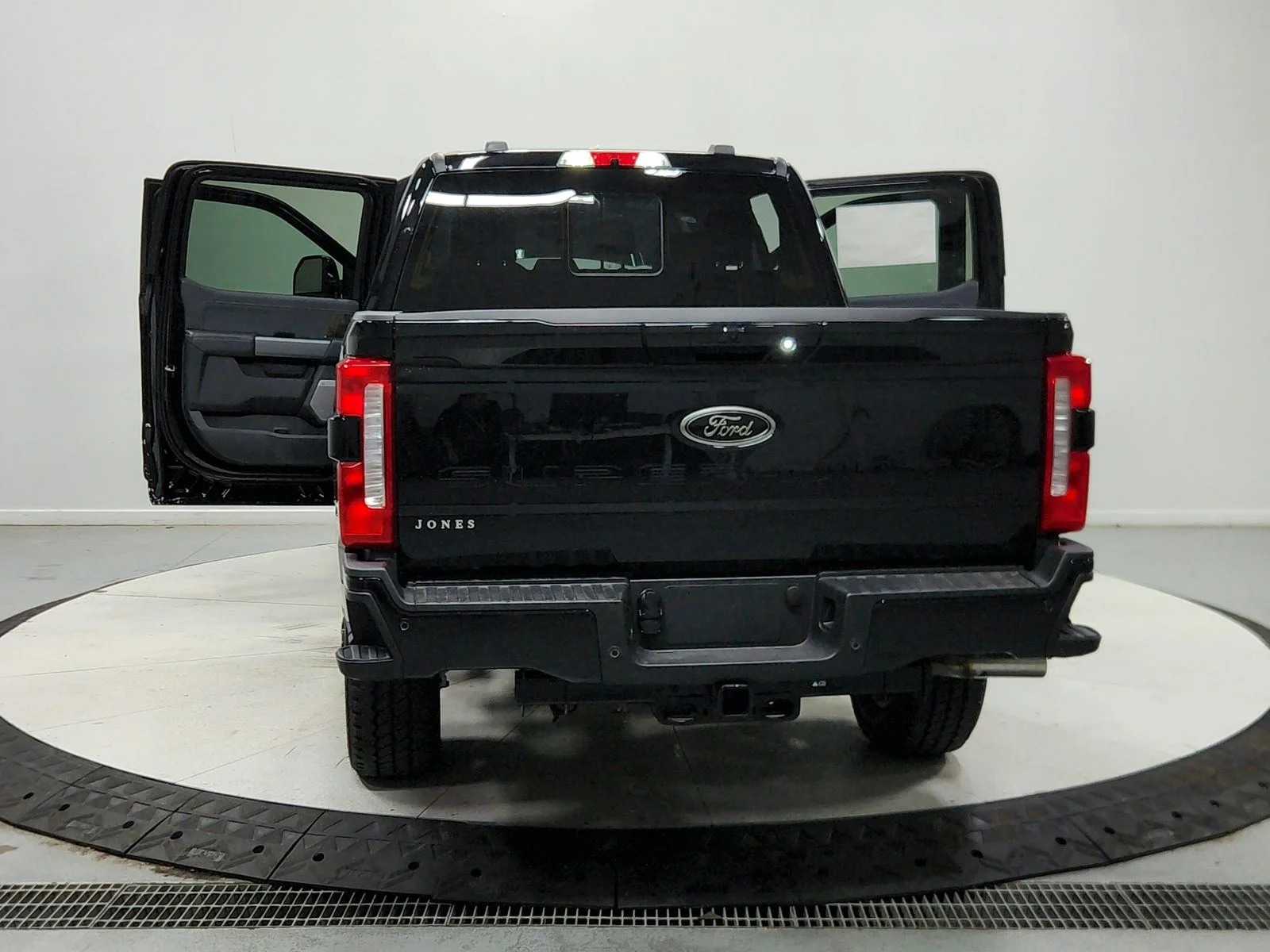 New 2026 Agate Black Metallic Ford F-250® Lariat® image 15