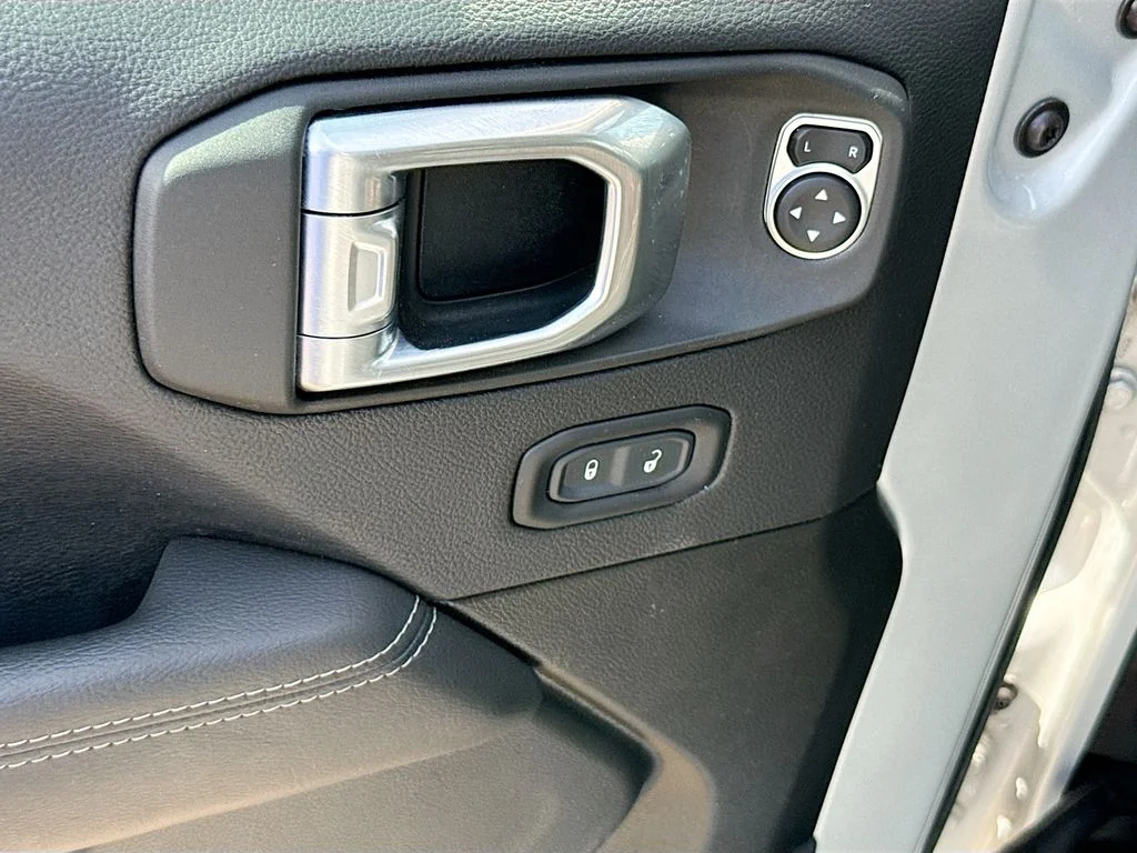 Used 2023 Silver Jeep Sahara 4xe image 19