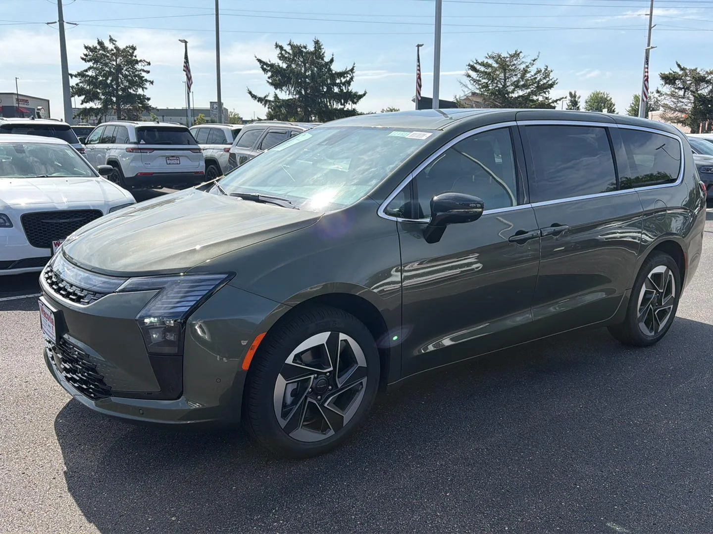 New 2027 Olive Green Pearl-Coat Exterior Paint Chrysler Limited image 1