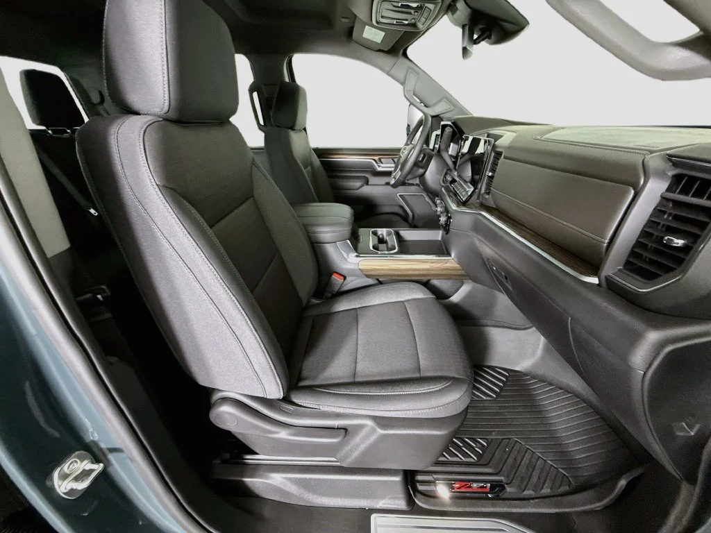 New 2026 Gray Chevrolet LT image 26